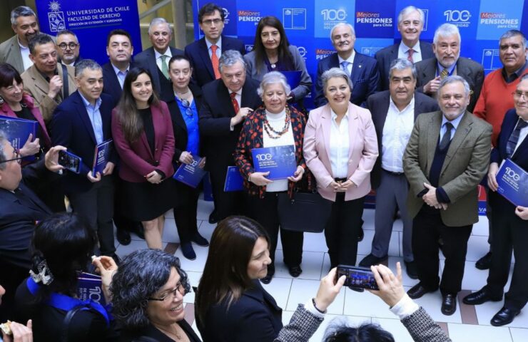 Subsecretaría de Previsión Social presenta libro conmemorativo de los 100 años de la Seguridad Social en Chile